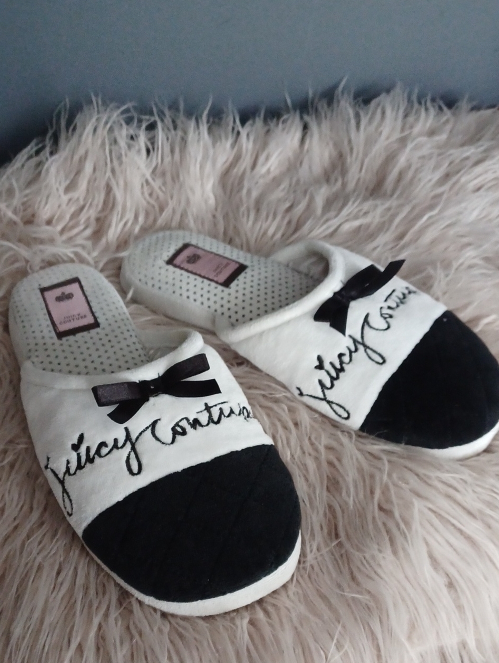 Juicy Couture Slippers